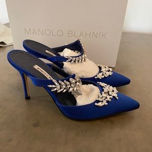 Manolo Blahnik 
Lurum Embellished Satin Mules